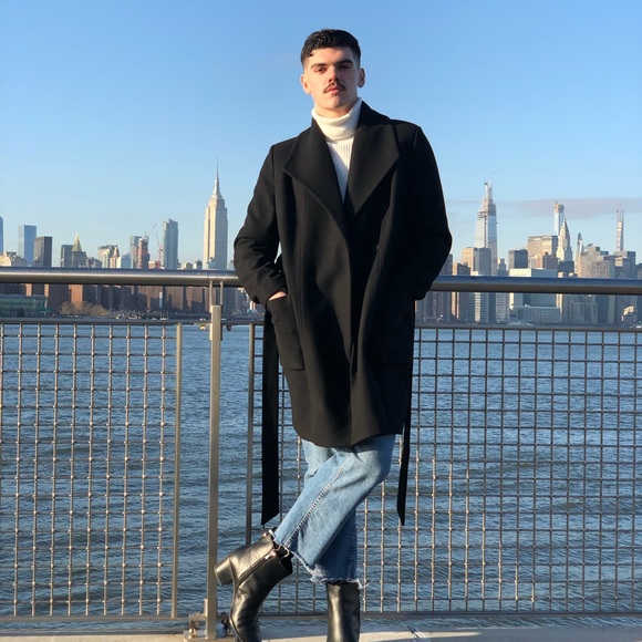 Meet your Posher, Dylan - Picture 3 of 4